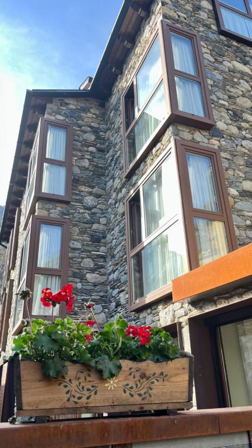 Hotel Boutique La Neu Benasque Exterior photo